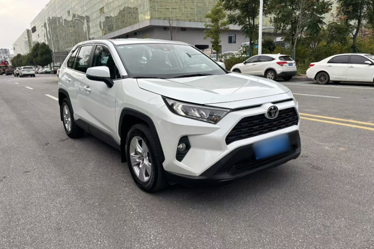 丰田 RAV4荣放 2021款 2.0L CVT两驱都市版车身外观6006