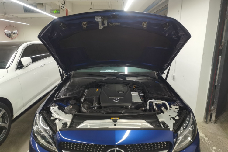 奔驰C级(进口) 2018款 C 200 轿跑车机舱底盘24