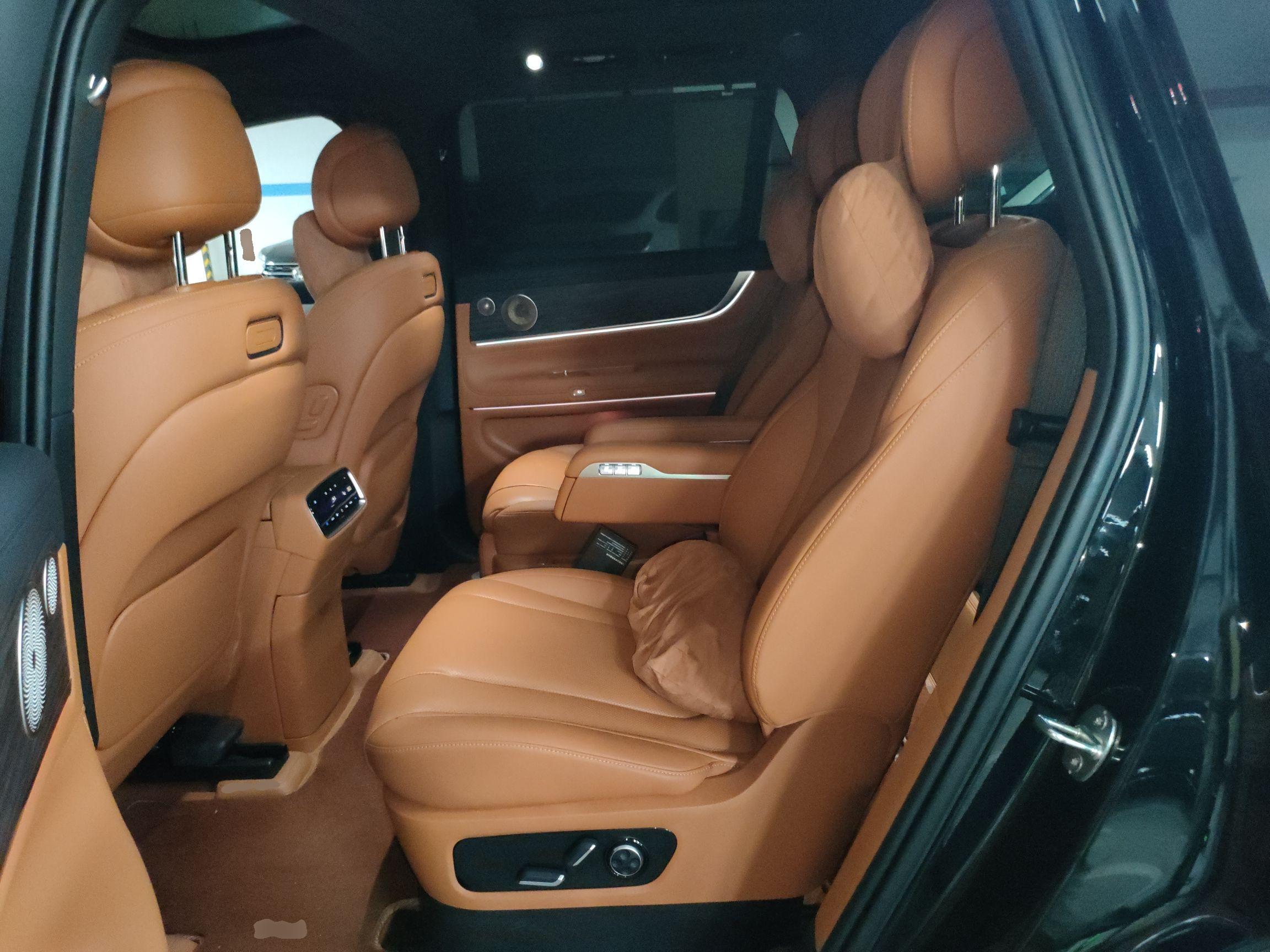 鸿蒙智行 问界M9 2024款 增程 Ultra版 42kWh 6座版