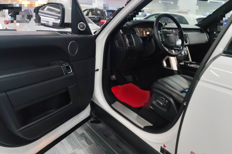 路虎 揽胜 2014款 3.0 SC V6 Vogue中控内饰20