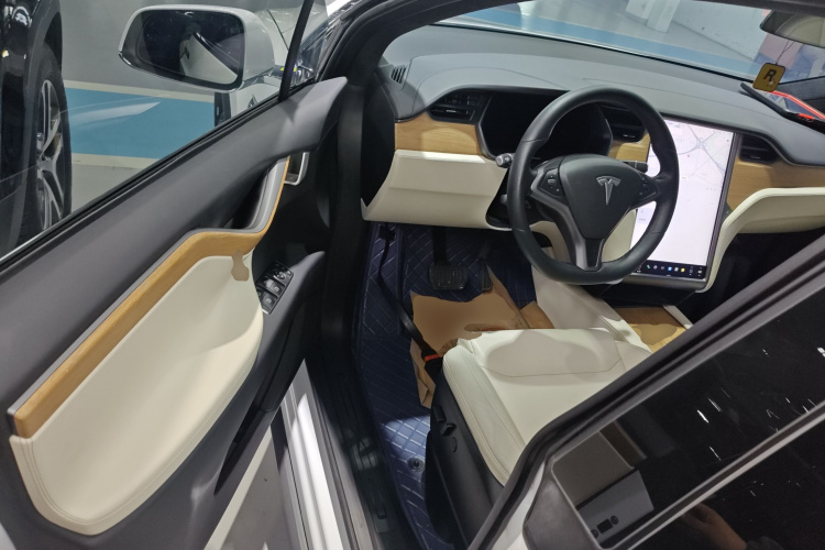 特斯拉 Model X 2019款 长续航版中控内饰20