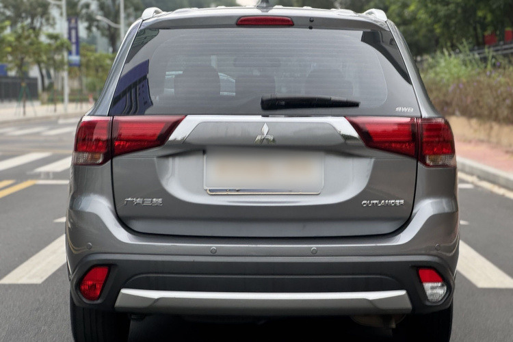 三菱 欧蓝德 2018款 2.4L 四驱精英版 5座车身外观6004