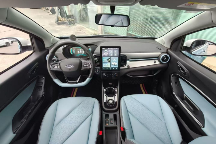 奇瑞 小蚂蚁 2023款 301km 挚爱版 磷酸铁锂中控内饰7002