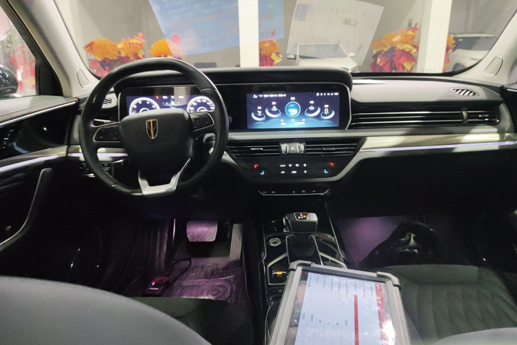 红旗HS5 2022款 改款 2.0T 智联旗享版中控内饰12