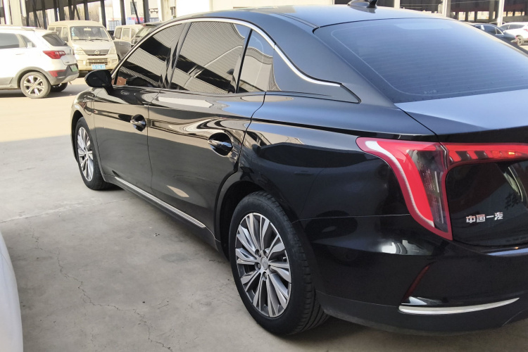 红旗E-QM5 2023款 基础出行版车身外观6003