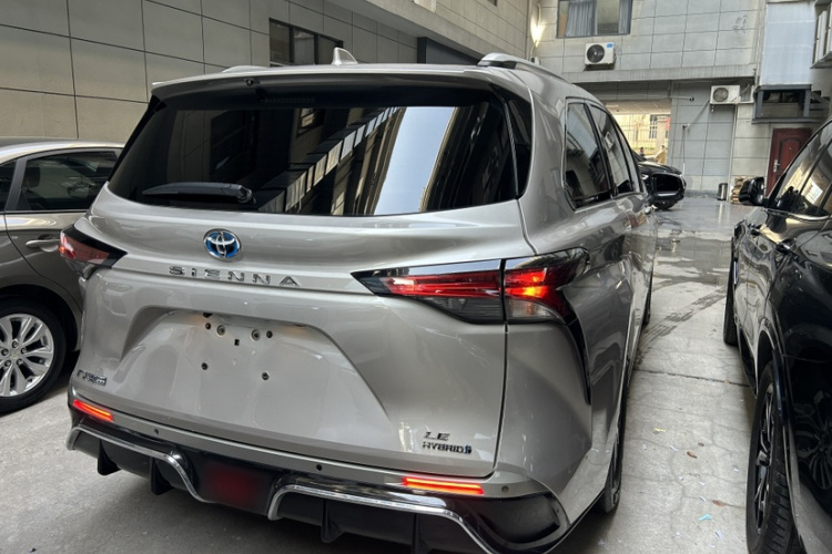 丰田 赛那SIENNA 2021款 2.5L混动 舒适版车身外观6004