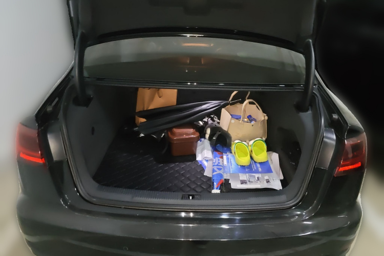 奥迪A6L 2017款 TFSI 舒适型中控内饰23