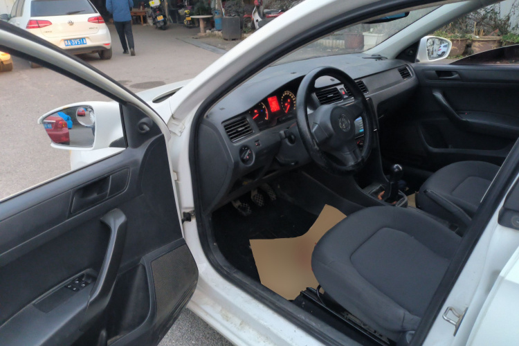 大众 桑塔纳 2015款 1.6L 手动风尚版中控内饰7003