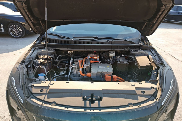 红旗E-QM5 2023款 改款 基础出行版机舱底盘24