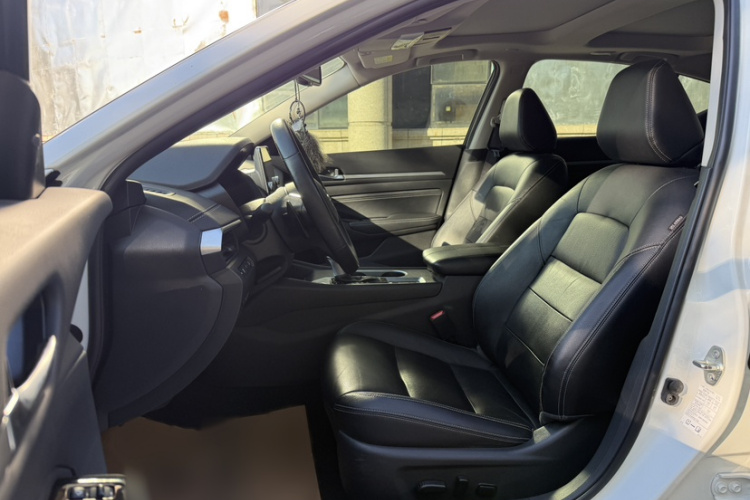 日产 天籁 2020款 改款 2.0T XL Upper AD1 智享领航版中控内饰7005