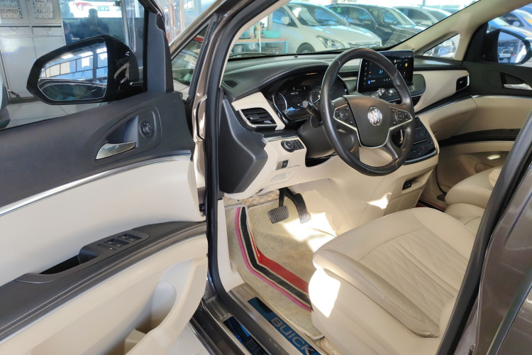 别克GL8 2023款 改款 陆上公务舱 豪华型中控内饰7003