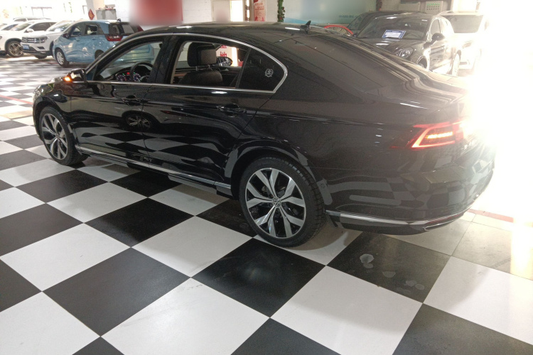 大众 迈腾 2019款 330TSI DSG 尊贵型 国V车身外观4