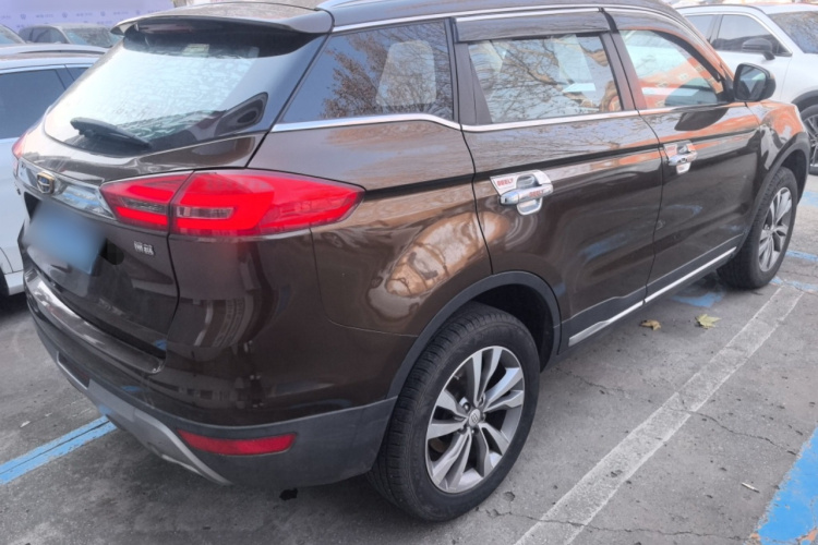 吉利汽车 博越 2016款 2.0L 手动智联型车身外观7