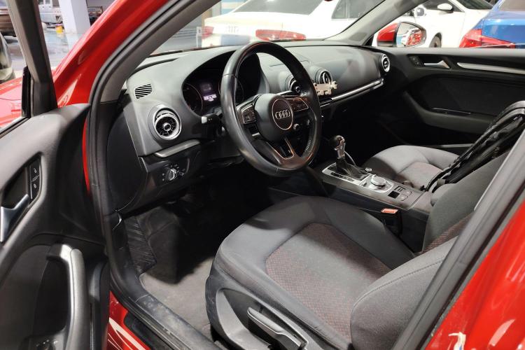 奥迪A3 2019款 Limousine 35 TFSI 进取型 国V中控内饰7004