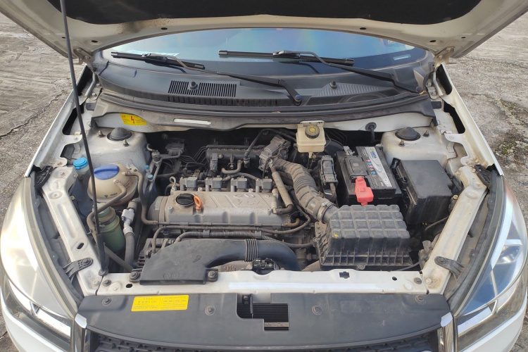 奇瑞 瑞虎3X 2017款 1.5L 自动时尚版机舱底盘24