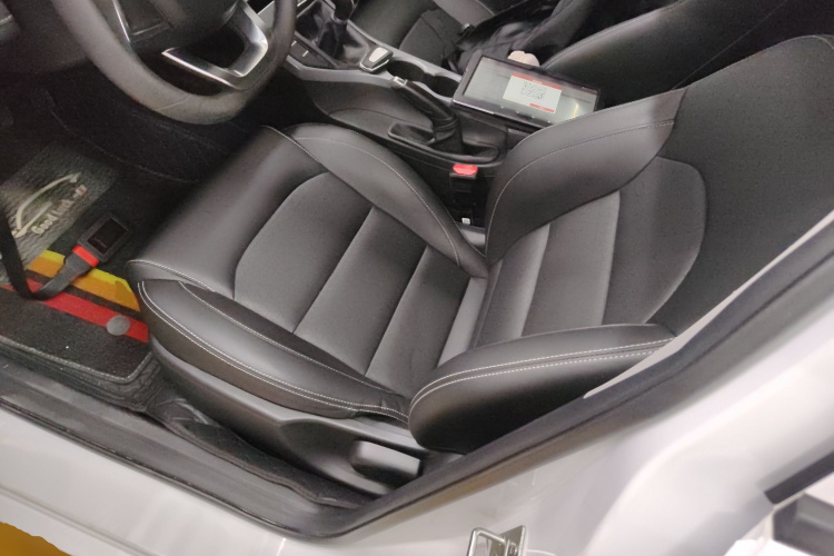 吉利汽车 帝豪 2021款 UP 1.5L 手动舒适型中控内饰19