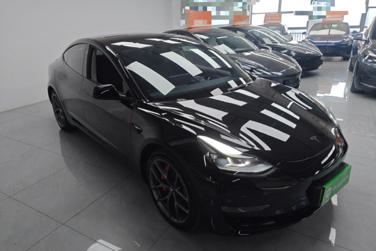 特斯拉 Model 3 2021款 改款二 Performance高性能全轮驱动版车身外观3