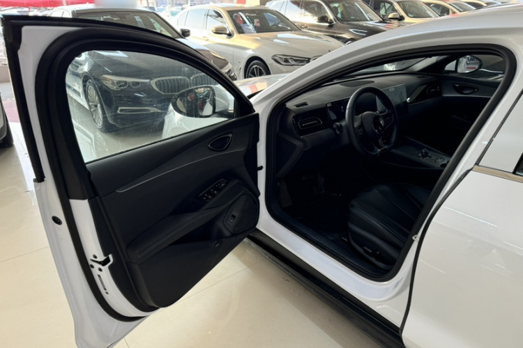 比亚迪 海豹06新能源 2024款 DM-i 120KM尊享型中控内饰7015