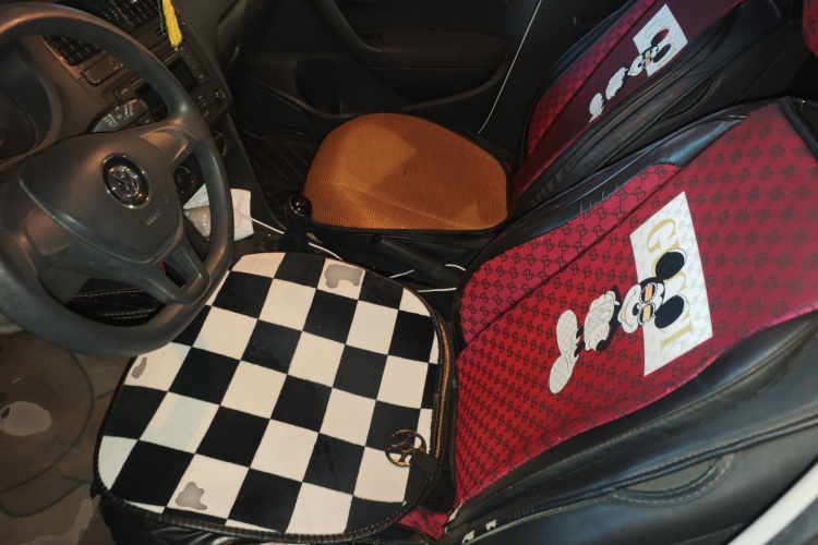 大众 Polo 2014款 1.4L 手动风尚版中控内饰19