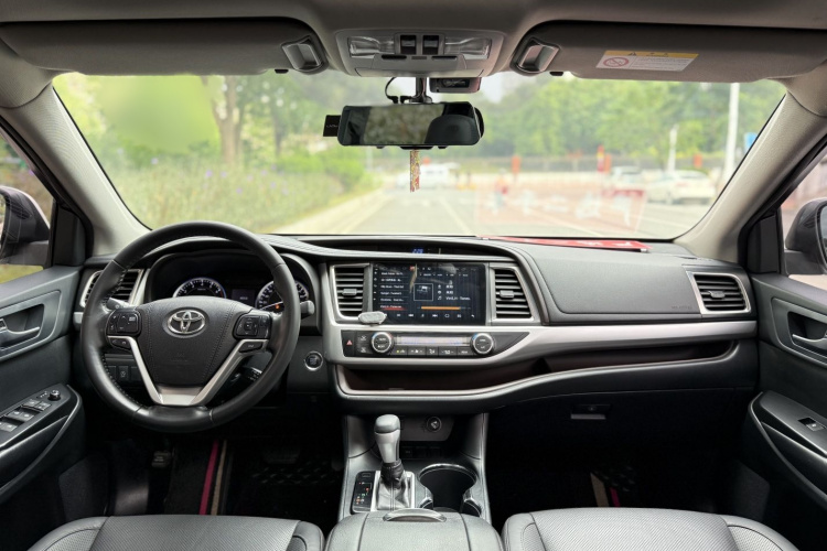 丰田 汉兰达 2017款 2.0T 两驱豪华版 7座中控内饰7007