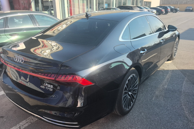 奥迪A7L 2024款 45 TFSI 豪华型车身外观7