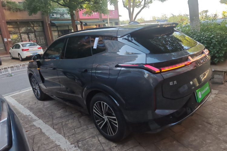 领克08 EM-P 2023款 120km 长续航Halo车身外观4