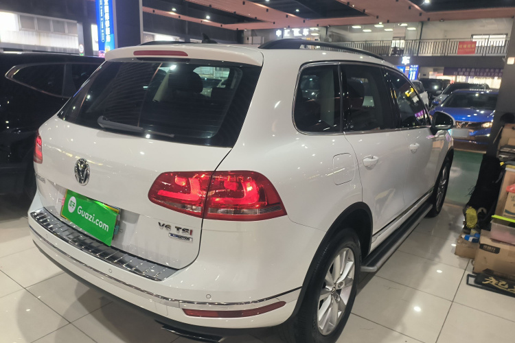 大众 途锐  3.0TSI 标配型车身外观7