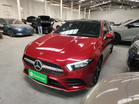 奔驰A级 2022款 改款三 A 200 L 运动轿车时尚型