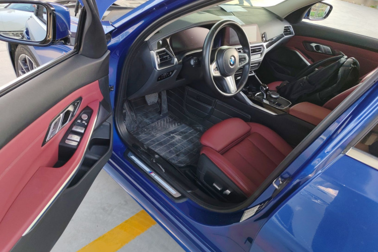 宝马3系 2022款 320Li M运动套装中控内饰7003