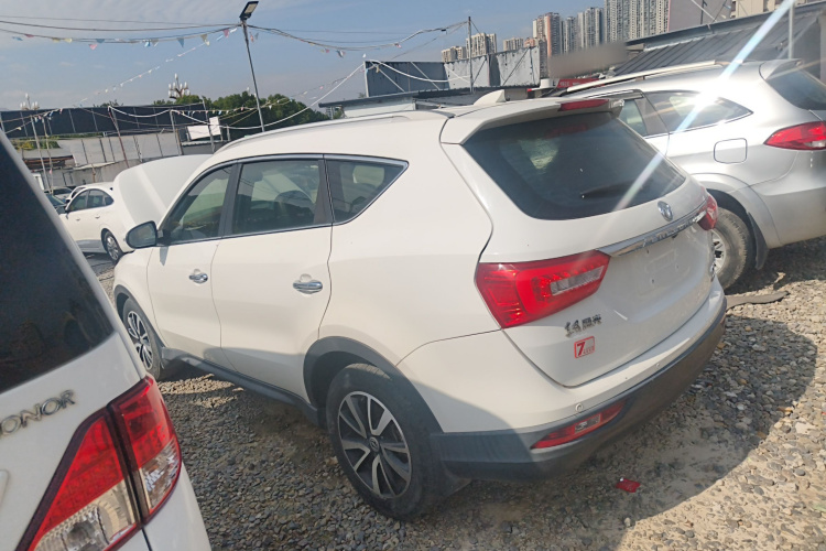 东风风光 风光580 2017款 改款 1.5T CVT豪华型车身外观4