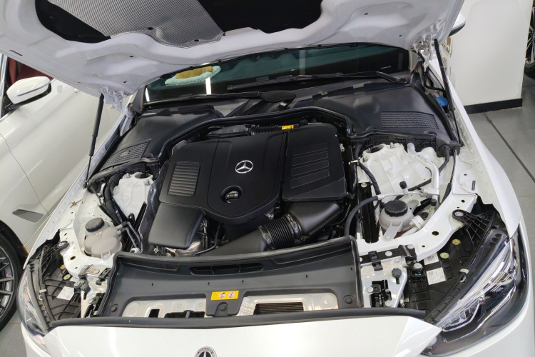 奔驰C级 2023款 C 200 L 运动版机舱底盘24