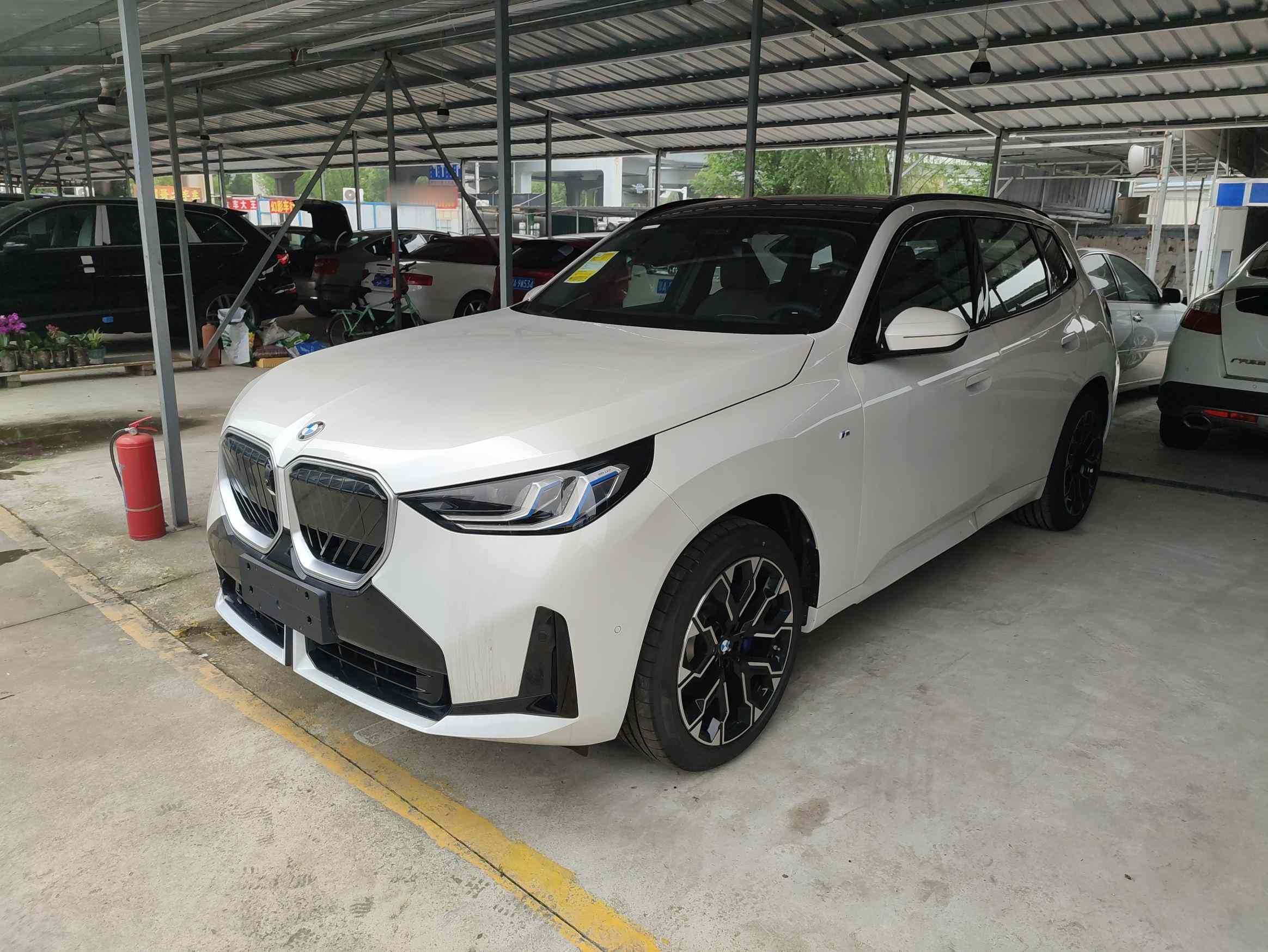 宝马X3 2025款 xDrive30L 尊享型 M运动曜夜套装(2)