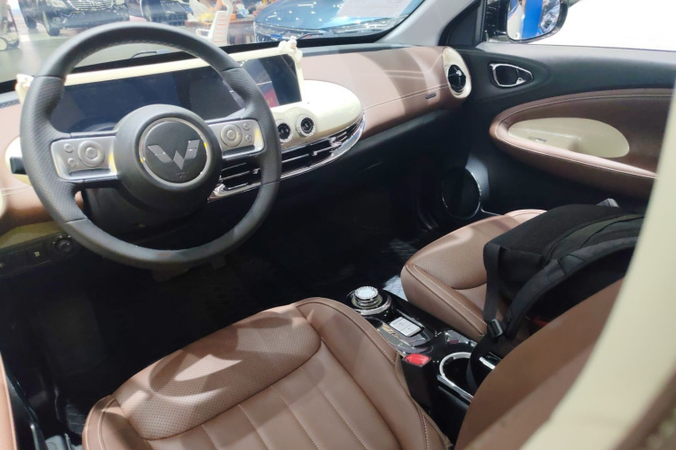 五菱汽车 五菱缤果 2023款 333km 灵犀互联+款中控内饰7002