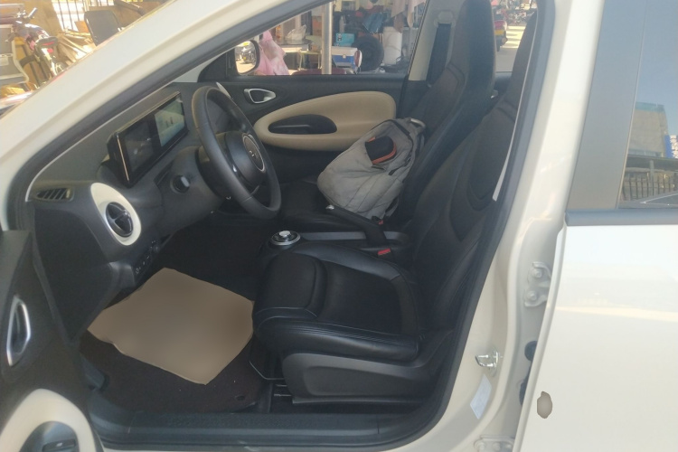 五菱汽车 五菱缤果 2023款 333km 快享款中控内饰19