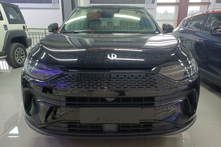 零跑汽车 零跑C11 2023款 增程 180舒享版车身外观2