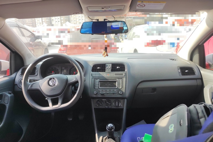 大众 Polo 2016款 1.4L 手动风尚型中控内饰12