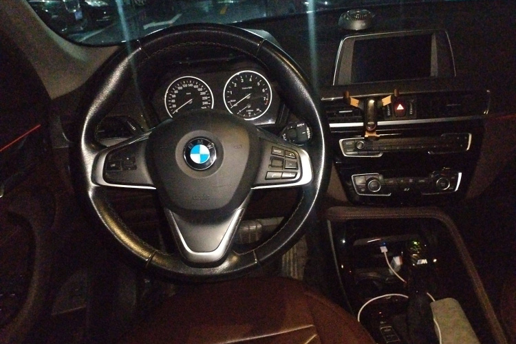 宝马X1 2018款 sDrive18Li 尊享型中控内饰13