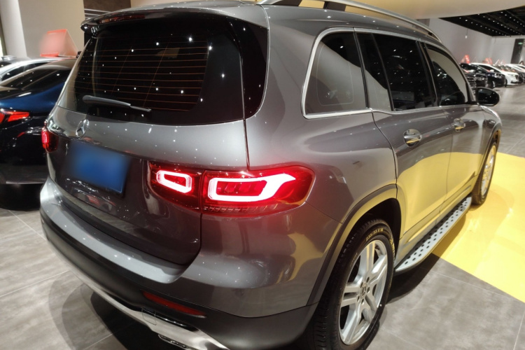 奔驰GLB 2023款 GLB 200 动感型车身外观6005