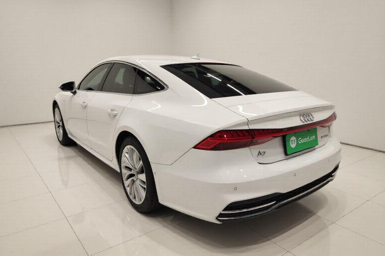 奥迪A7 2021款 45 TFSI 臻选型车身外观5