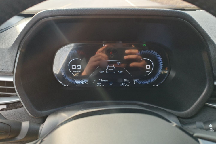 吉利汽车 帝豪 2023款 第4代冠军版 1.5L CVT尊贵型局部细节14