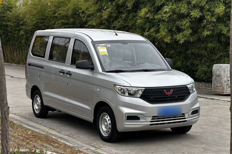 五菱汽车 五菱宏光V 2022款 1.5L劲取版电动助力LAR车身外观6002