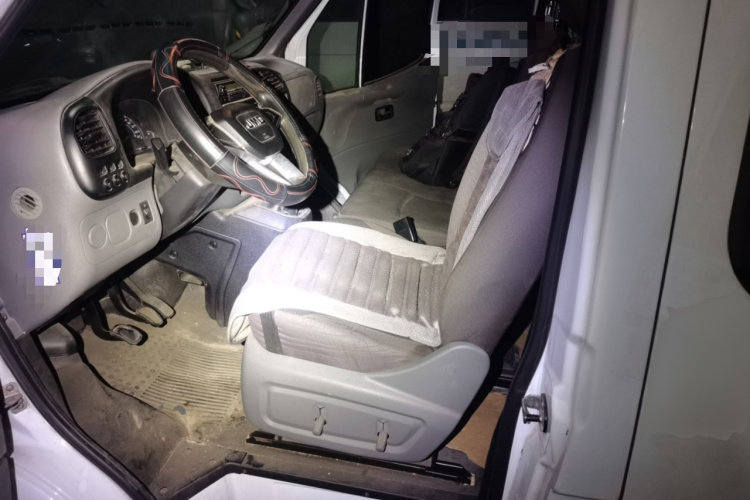 江铃 特顺 2019款 2.8T商运型短轴中顶6座国VI JX493中控内饰19