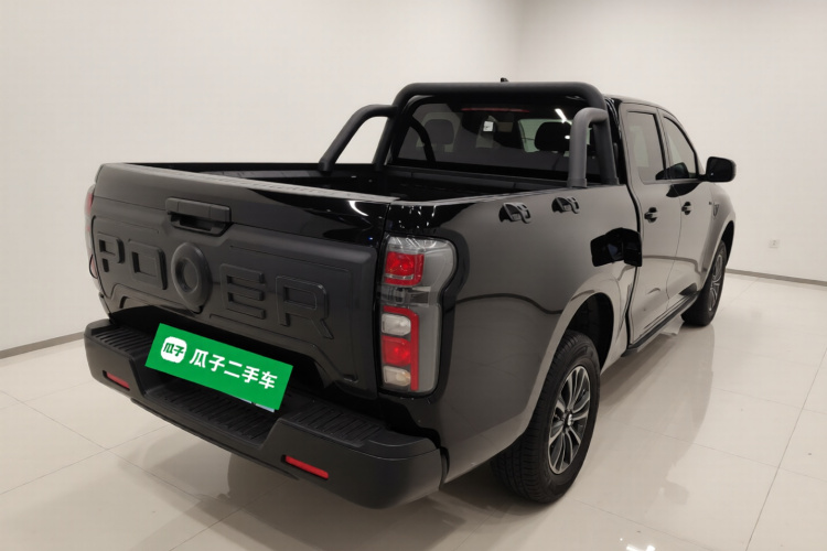 长城 炮 2023款 2.0T商用版自动柴油两驱精英型标箱GW4D20M车身外观7