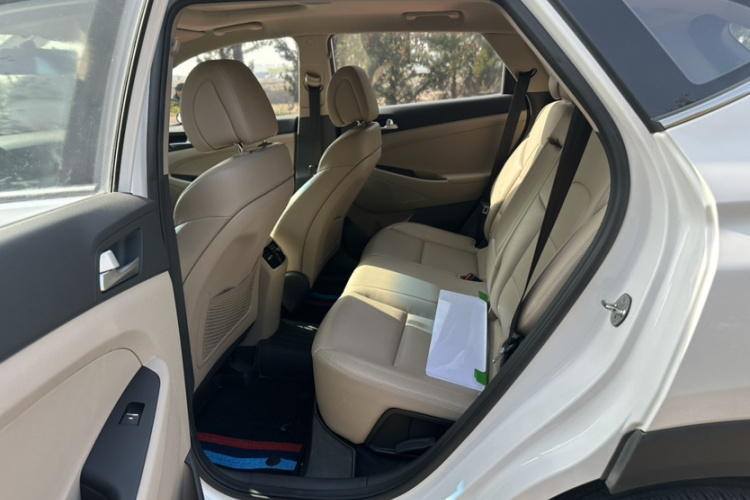 现代 途胜 2015款 1.6T 双离合两驱智能型中控内饰7003