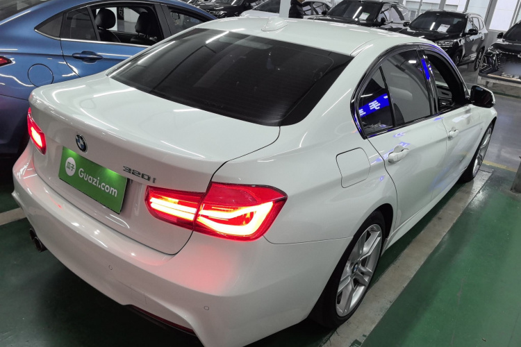 宝马3系 2019款 320i M运动套装车身外观7