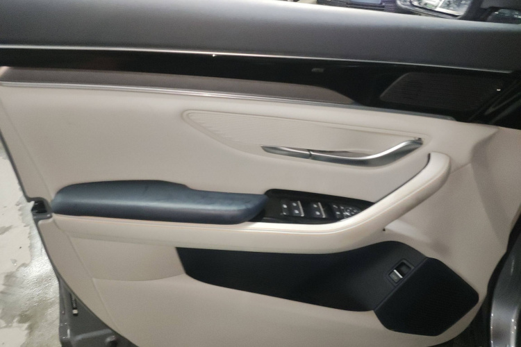 比亚迪 宋PLUS新能源 2021款 DM-i 110KM 旗舰型中控内饰7007