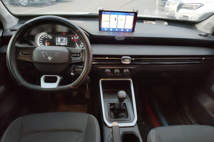 五菱汽车 五菱星驰 2022款 1.5L 手动自由型中控内饰12