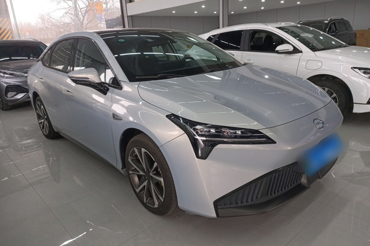 埃安 AION S Plus 2022款 70 智领版车身外观3