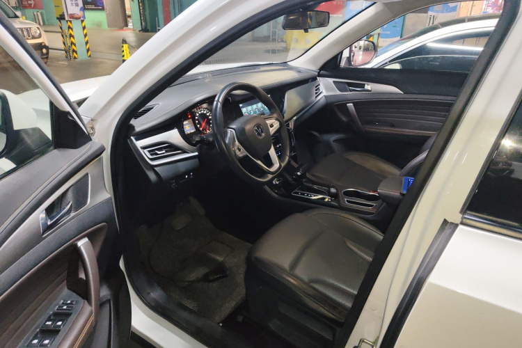 长安CS35PLUS 2019款 1.6L 自动畅联版中控内饰7003