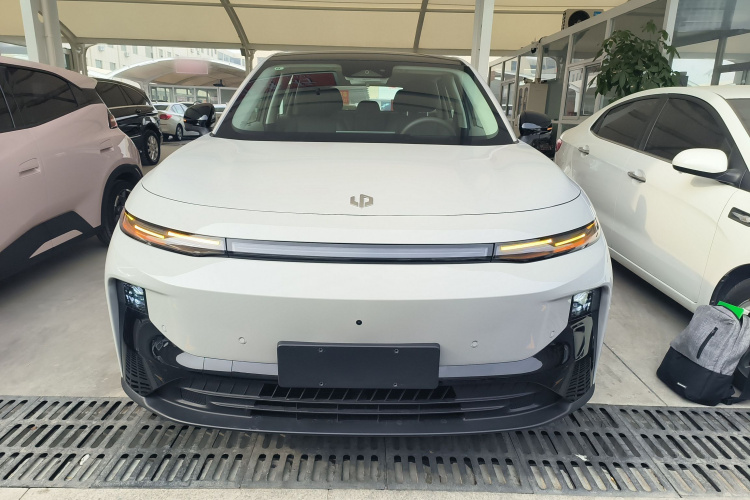 零跑汽车 零跑B10 2025款 510悦享版车身外观2